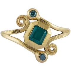 Classical Emerald Diamond Gold Swirl Ring 