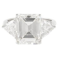 Alexander All GIA zertifiziert 5,20 Karat Smaragdschliff Diamant Drei-Stein-Ring 18k