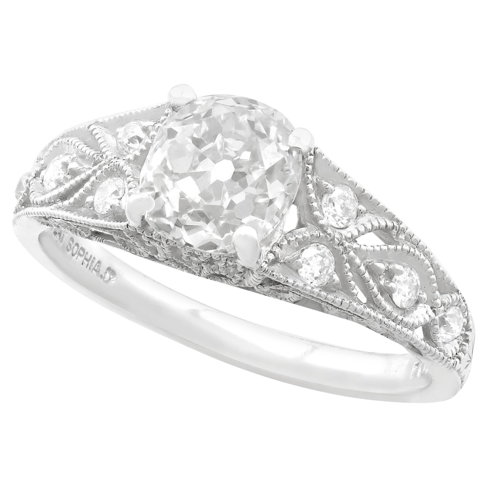 Anillo de compromiso solitario de platino y diamantes de 1.18 quilates