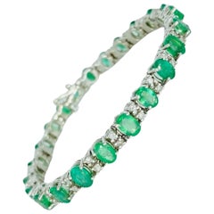 Vintage 15.92 Carat Total Weight Emerald and Diamonds Tennis Bracelet White Gold