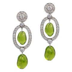 Lange Goshwara-Ohrringe mit Peridot-Tumble-Perlen und Diamanten