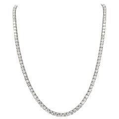 18 Karat White Gold 4 Prong Straight Diamond Necklace 20.51 Carat
