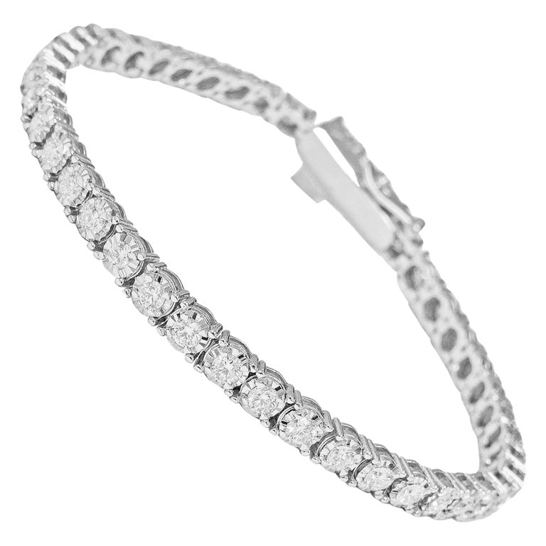 18ct White Gold Natural Round Brilliant Cut Diamond Tennis Bracelet For Sale at 1stDibs