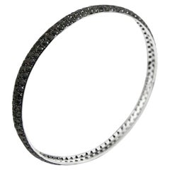 Armband aus 18 Karat Weißgold, drei Reihen mit schwarzen Diamanten in Pavè-Form