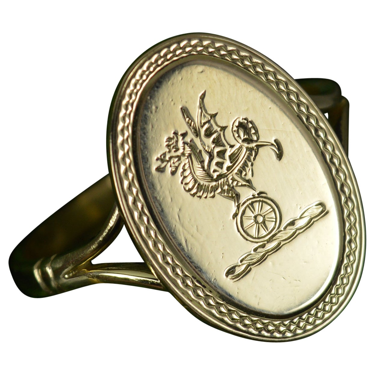 Bague signet édouardienne gravée en or 18 carats représentant un dragon