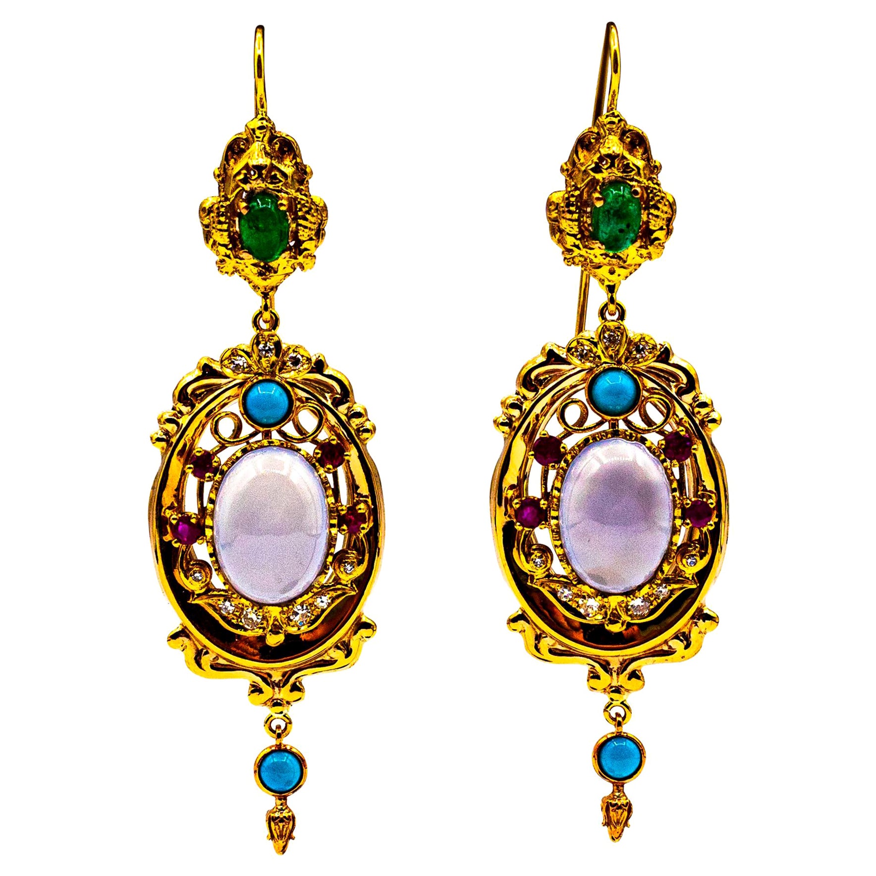 Boucles d'oreilles de style Art déco en or jaune, diamant, émeraude, rubis, calcédoine, turquoise et turquoise