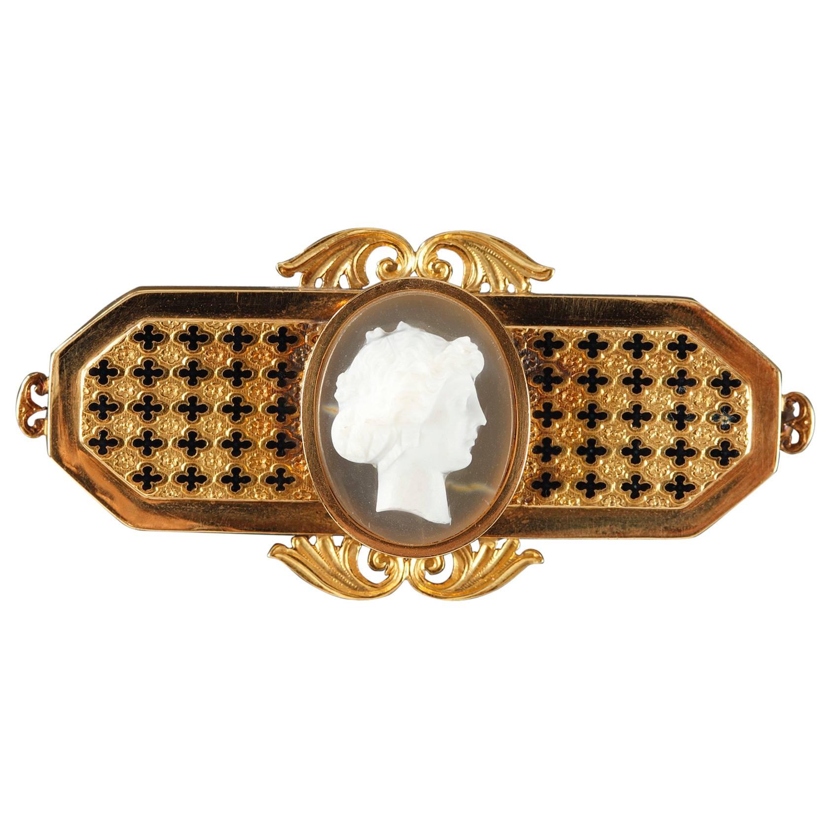 19th Century Agate Enamel Gold Cameo Brooch  For Sale