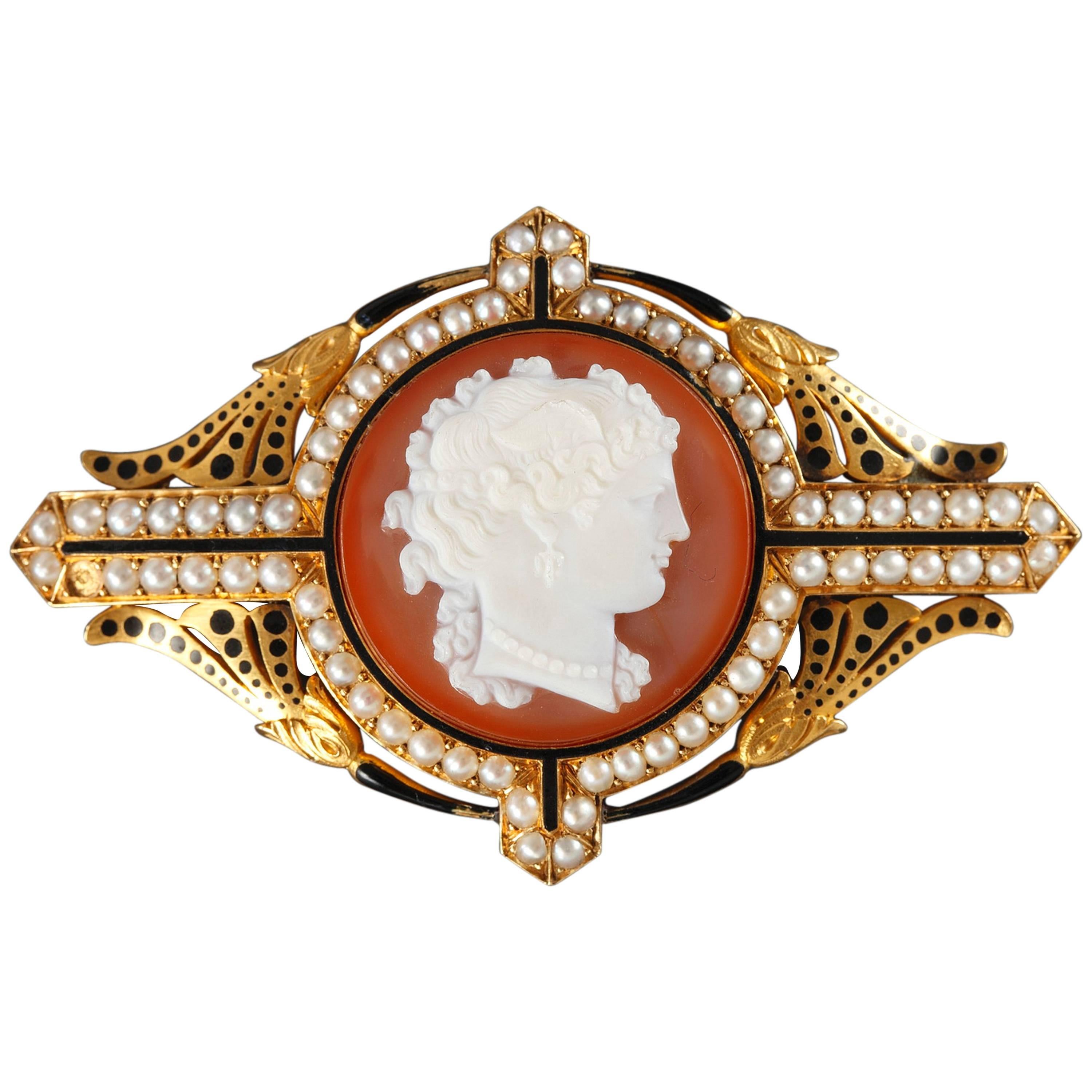 19th Century Gold Cameo Brooch For Sale