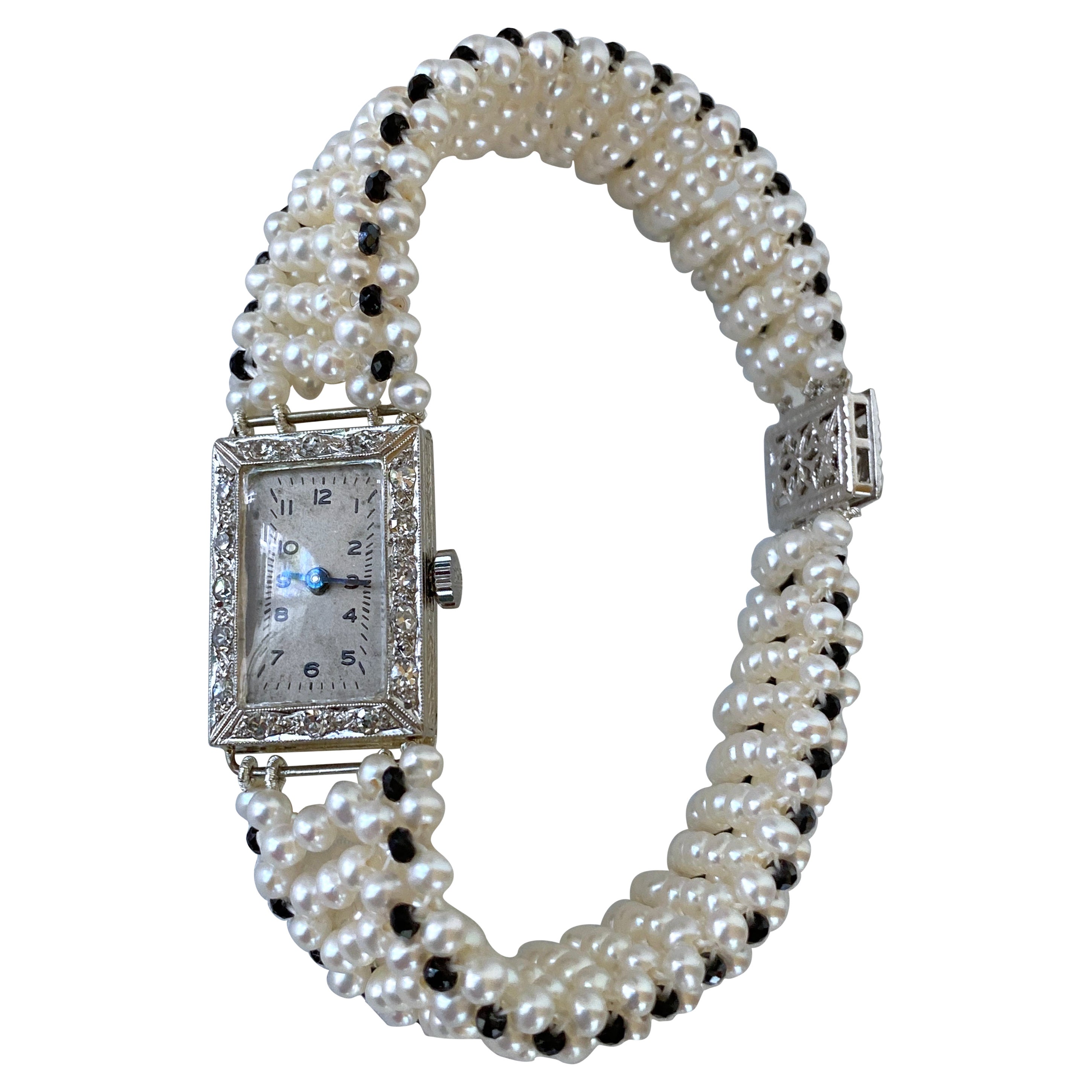 Marina J. Montre vintage 18 carats incrustée de diamants avec perles et spinelle noire en vente