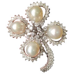 Vintage Art-Deco Diamond and South Sea Pearl 18K Gold Brooch