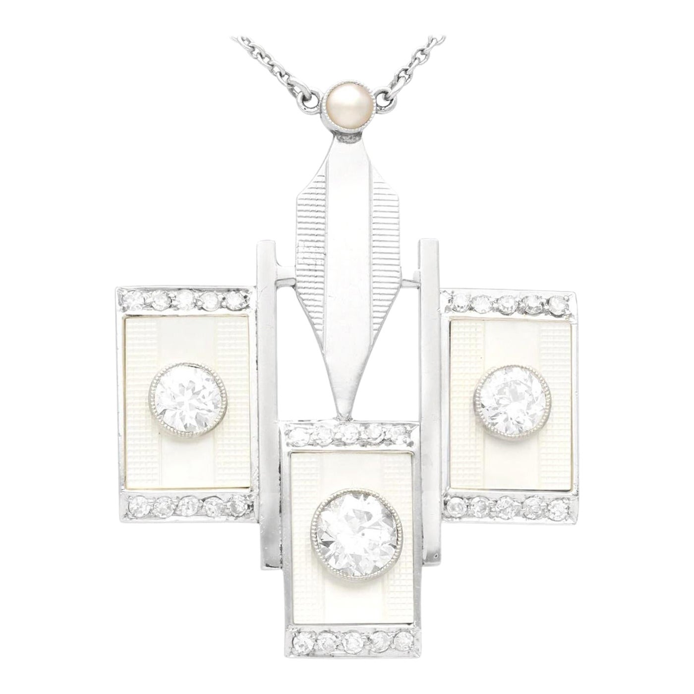 Colgante Art Decó de oro blanco con diamantes nacarados de 1,87 quilates