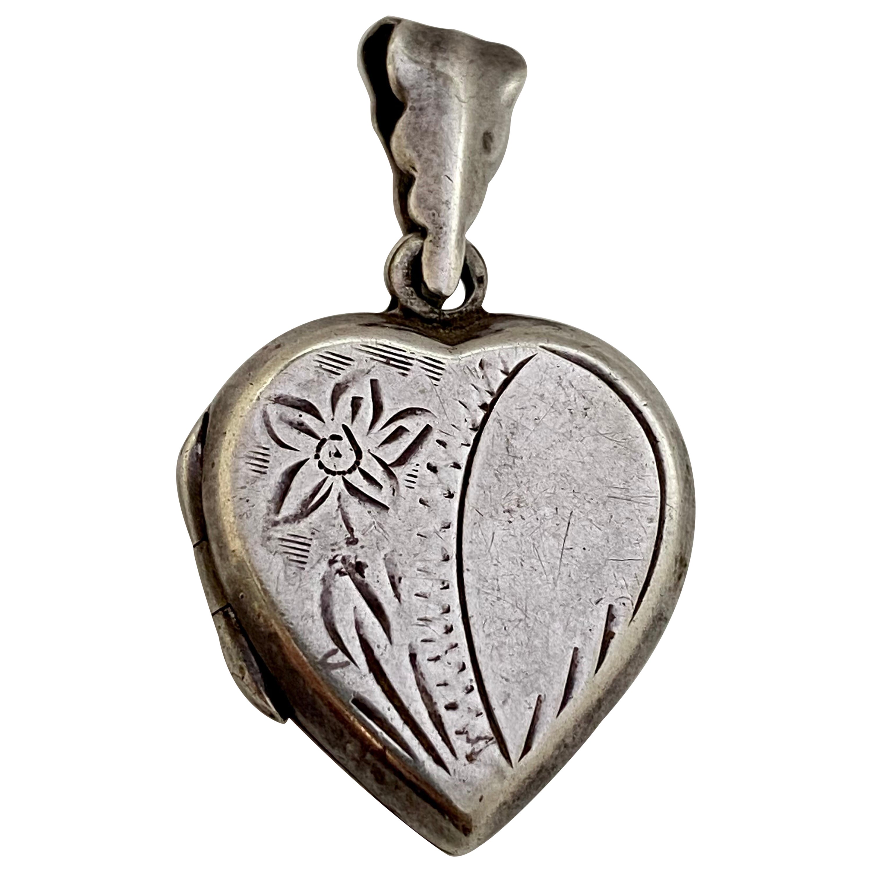Vintage Silver Heart Shape Locket Pendant For Sale