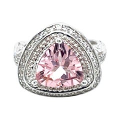 Natürlicher rosa AAA-Qualität 2,34 Karat Morganit Trillion Diamant Cocktail Ring