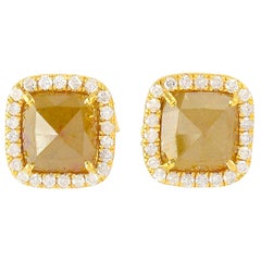 Clous d'oreilles en or jaune 18 carats avec diamants de glace et pavés de diamants