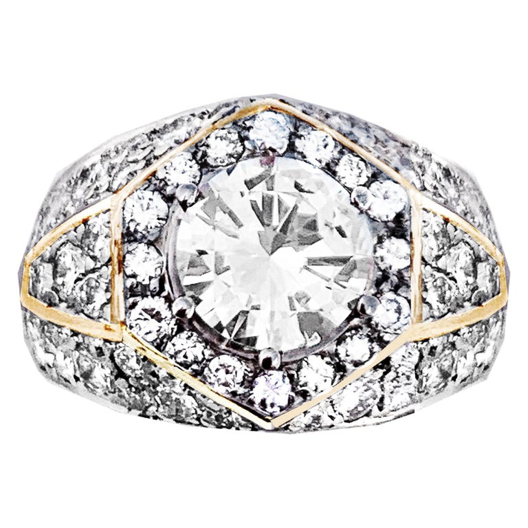 Engagement Vintage Round Diamond 1.32 Ct  18 Kt Yellow Gold Ring For Sale