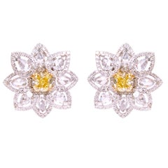 18 Karat Gold 3.36 Carat Yellow and White Diamond Modulation Stud Earrings