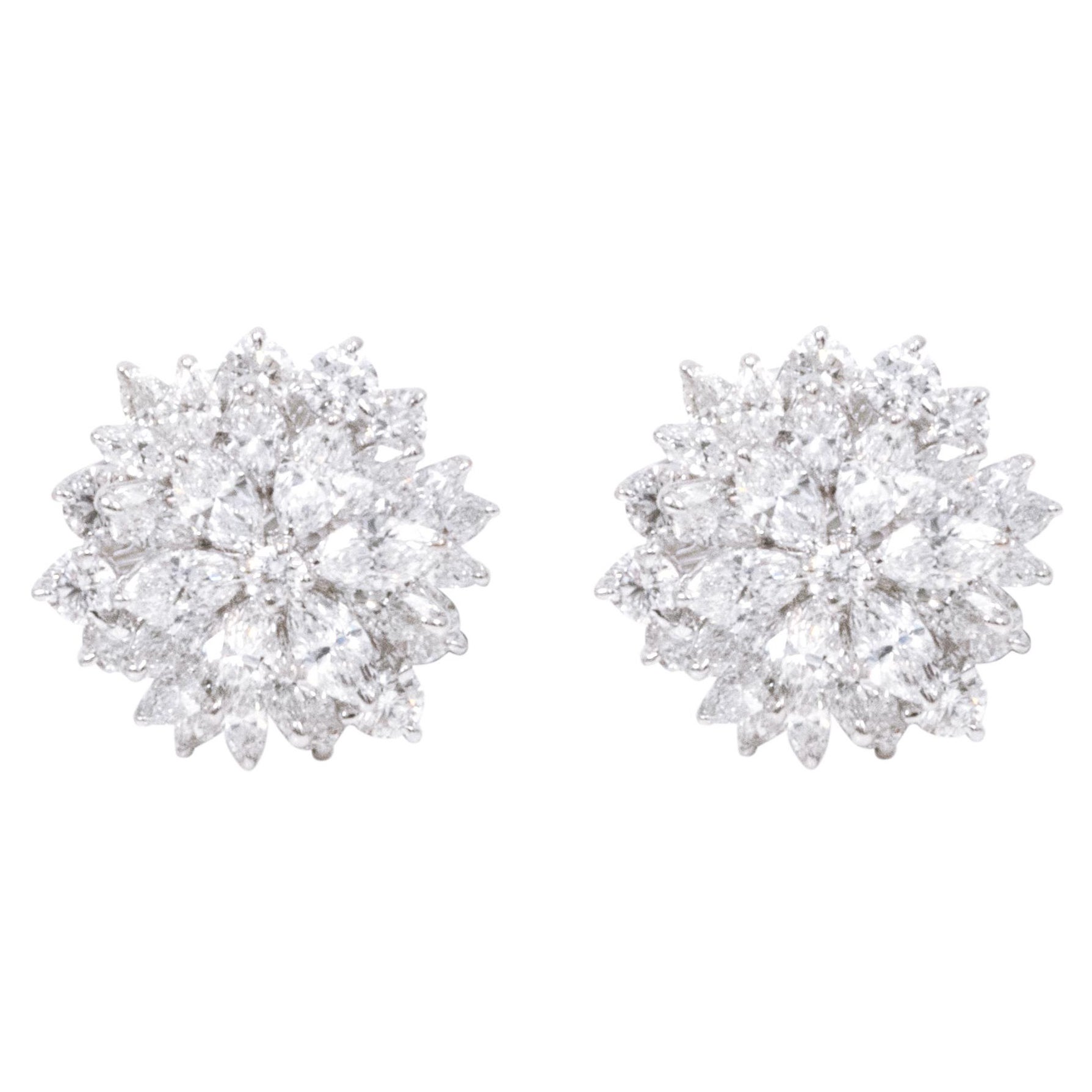 18 Karat White Gold 3.87 Carats Solitaire Diamond Stud Modulation Earrings