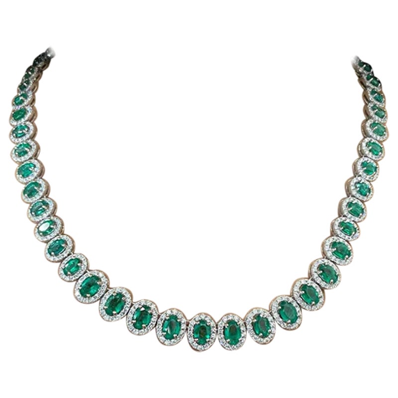 31.06 ct Natural Emerald & Diamond Necklace For Sale