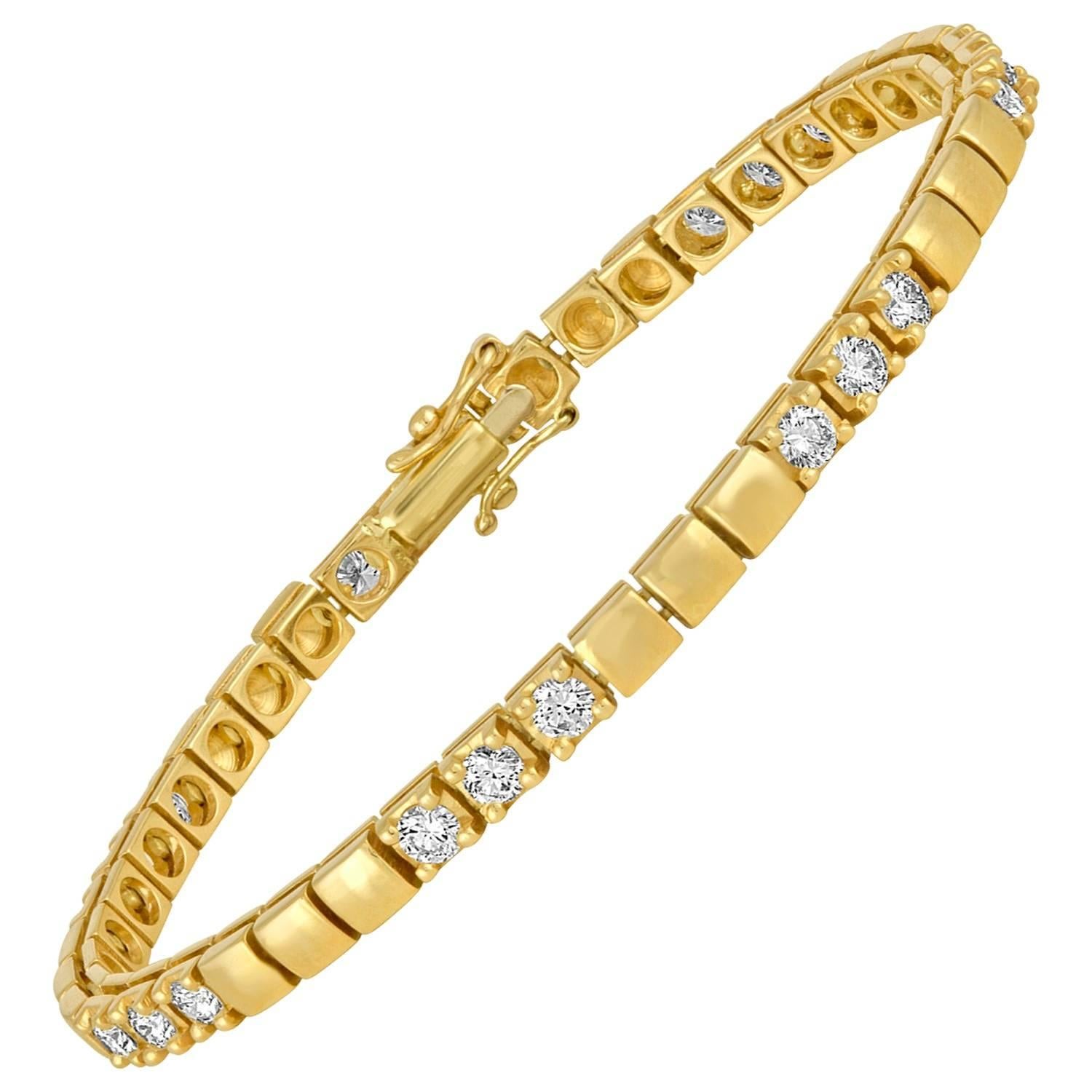 2.15 Carat Diamond Gold Tennis Bracelet For Sale