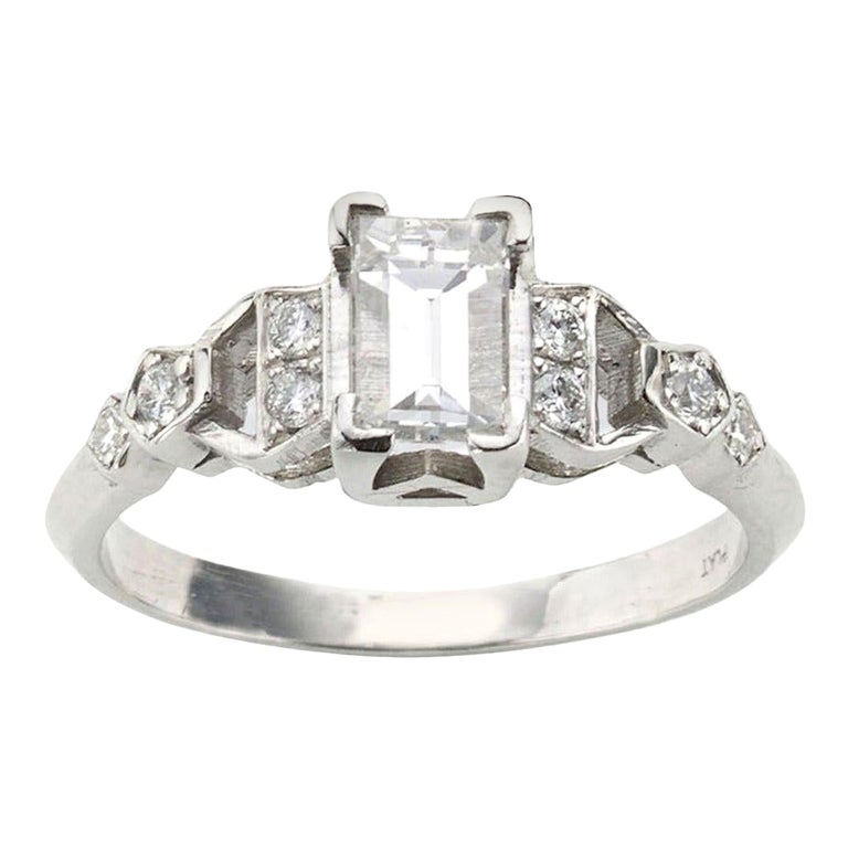 Art Deco Diamond Platinum Ring, 0.81 Carat For Sale at 1stDibs