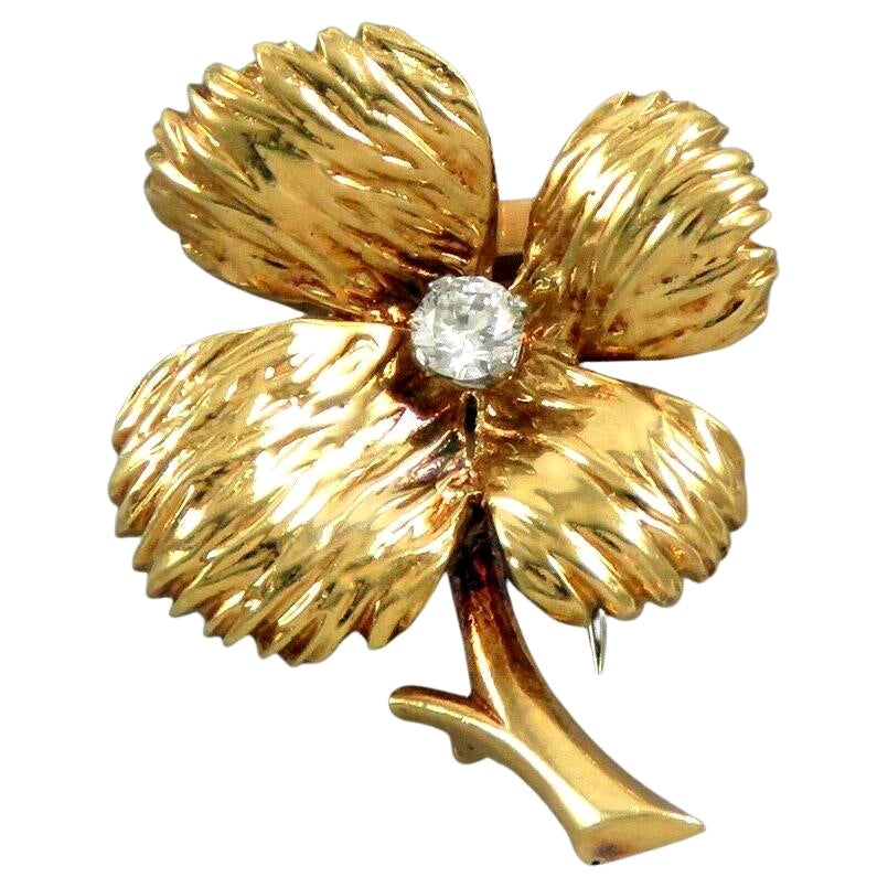 Van Cleef & Arpels Paris 18k Yellow Gold & Diamond 4 Leaf Clover Clip Brooch For Sale