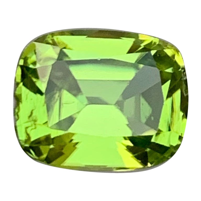 Magnificent Apple Green Peridot Stone 2.65 Carats Peridot Jewellery