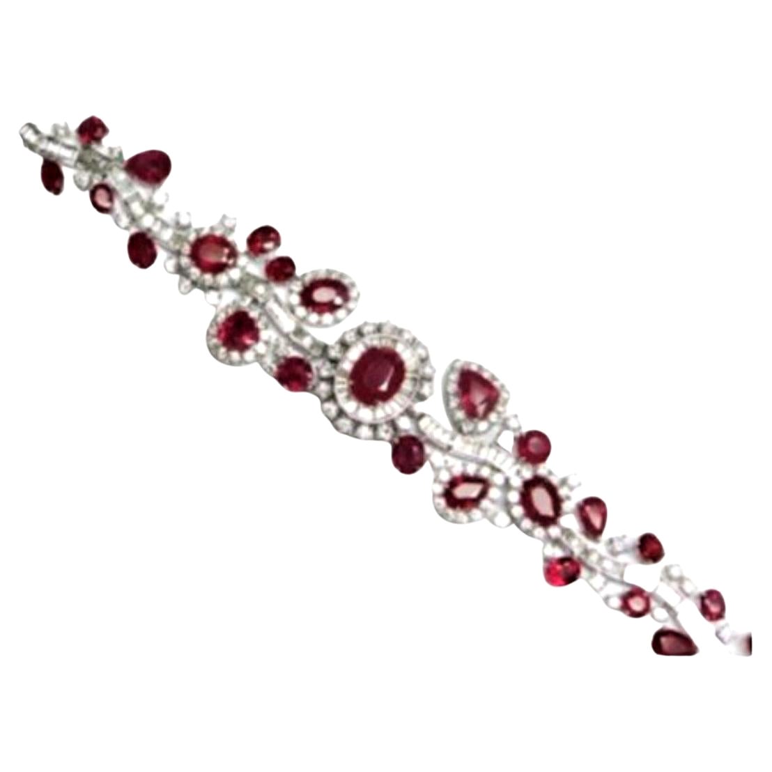 NWT $80, 000 Rare Important 18KT Gold 28CT Gorgeous Burmese Ruby Diamond Bracelet For Sale