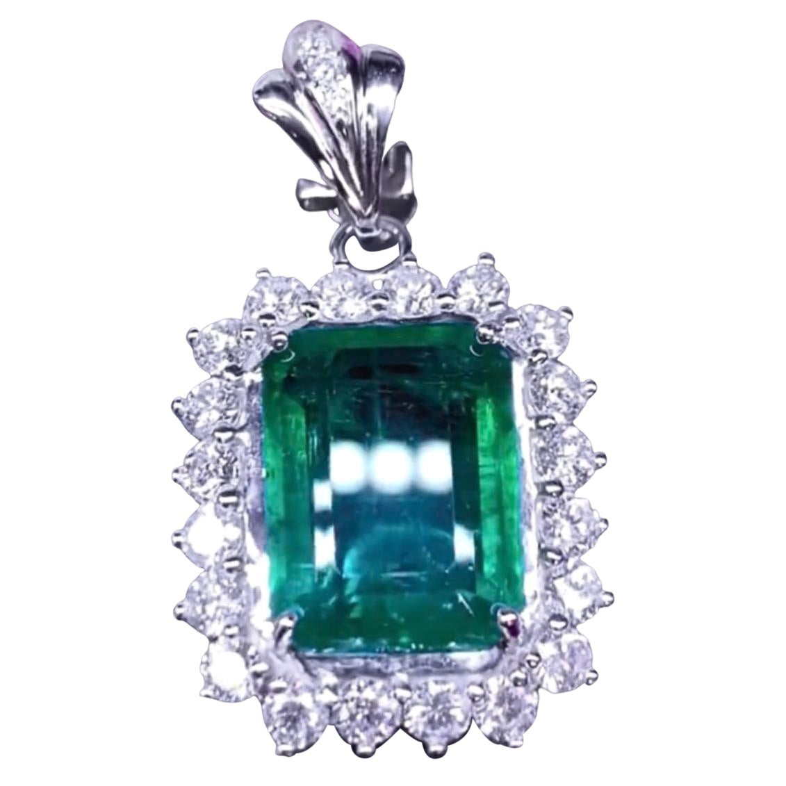 AIG Certified 14.00 Ct Zambian Emeralds  3.40 Diamonds 18K Gold Pendant  For Sale