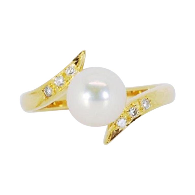 Stunning 20K Yellow Gold Ring with 0.12 Ct Natural Diamonds and Pearl, NGI Cert