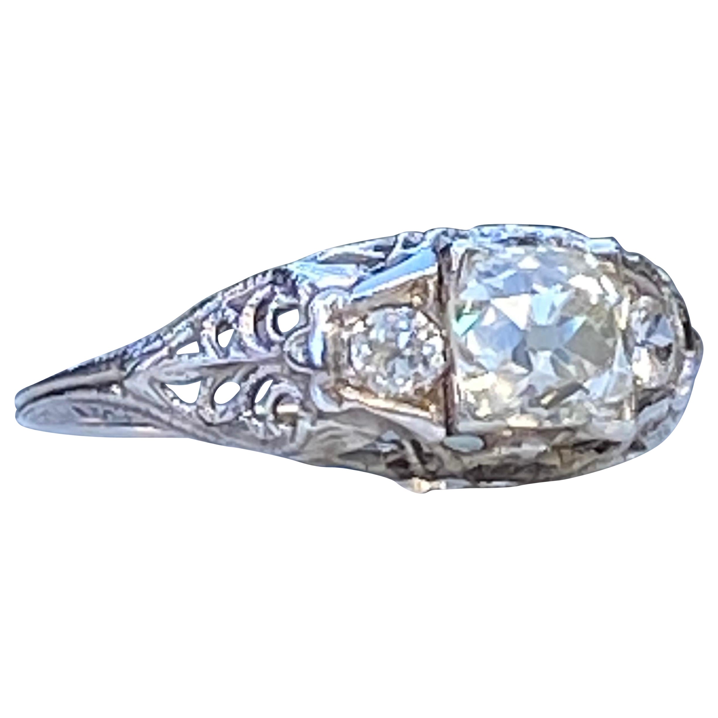 Art Deco 1,57 Karat Diamant 18K Gold Filigraner Ring im Angebot
