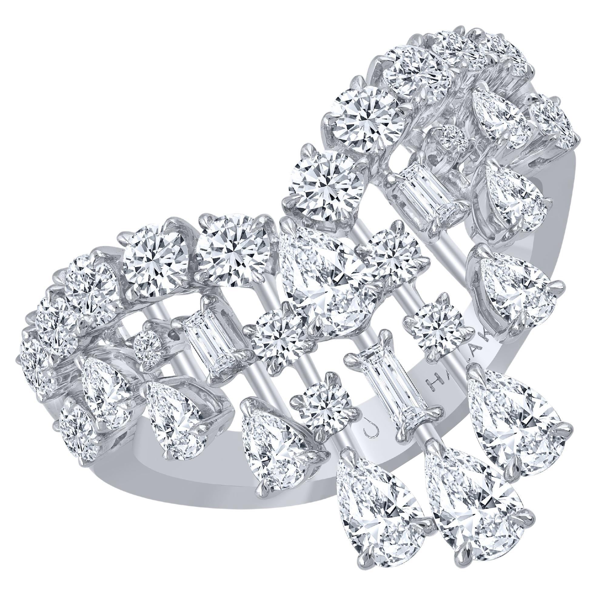 Harakh Colorless Diamond 1.65 Carat Cluster Ring in 18 Kt White Gold For Sale