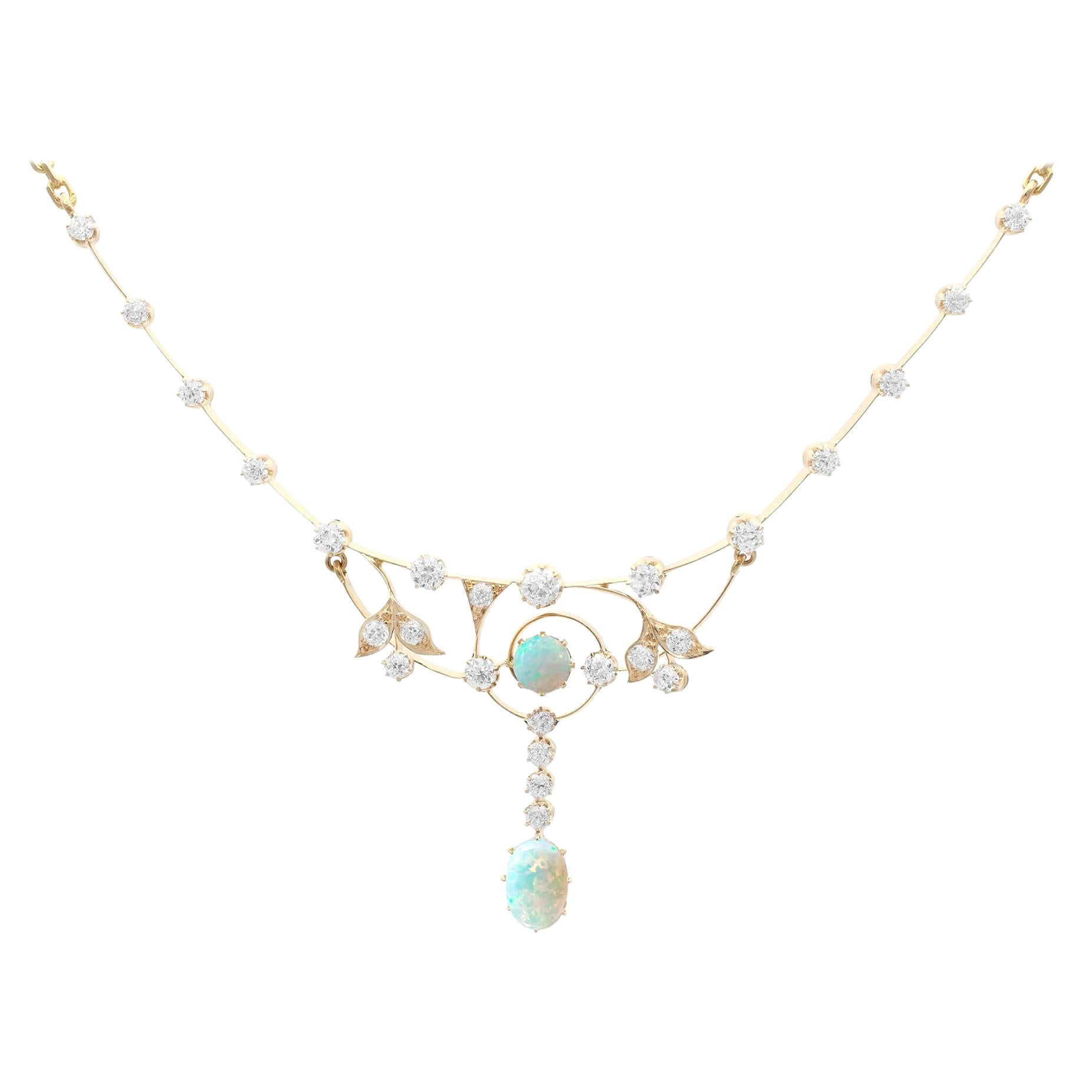 Antique 2.30 Carat Opal and 2.54 Carat Diamond Yellow Gold Victorian Necklace For Sale