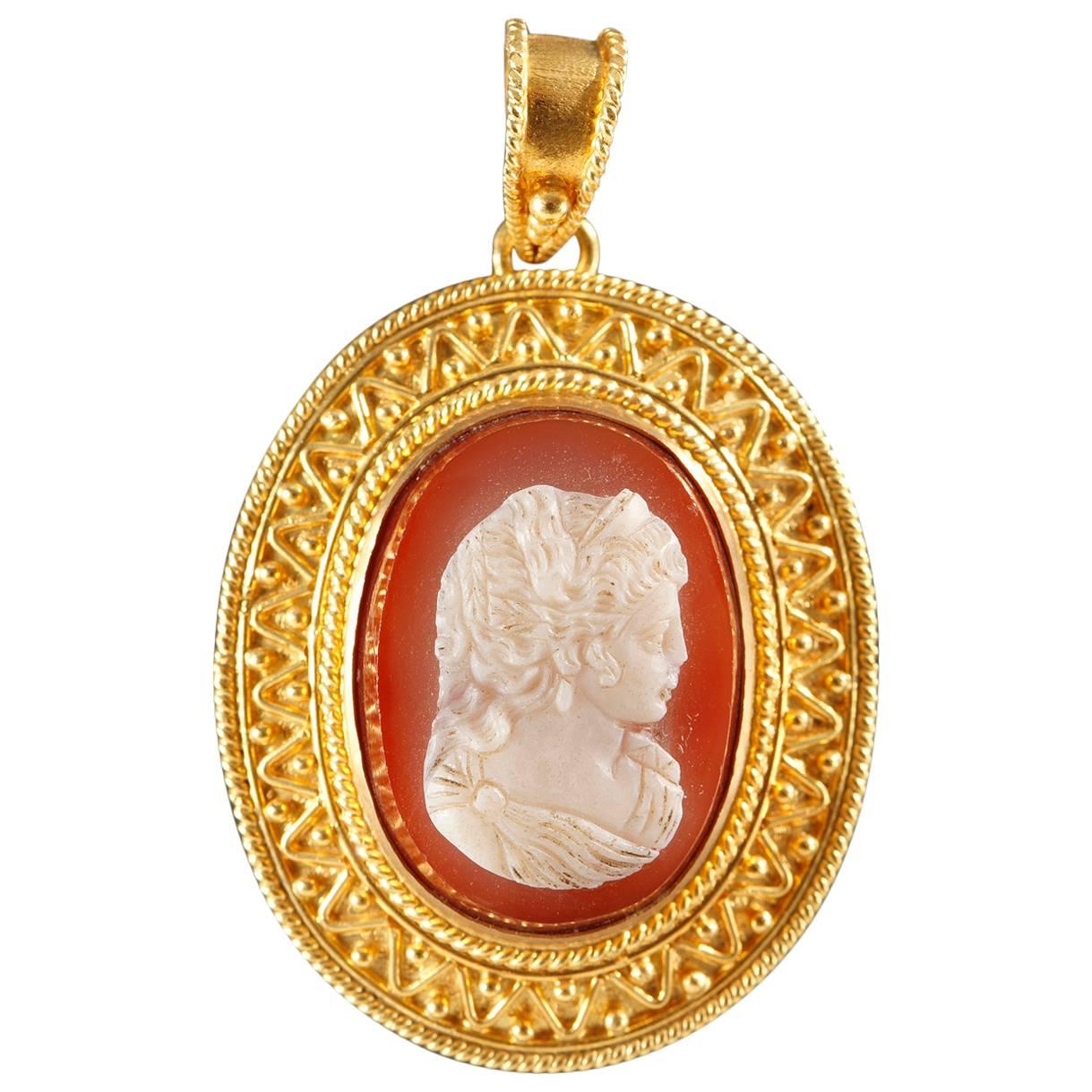 Mid-19th Century Cameo Pendant with Gold Mounting  For Sale