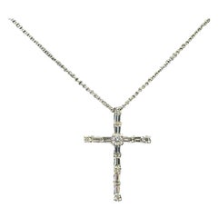 Gilin 18K White Gold Diamond Cross Pendant Necklace