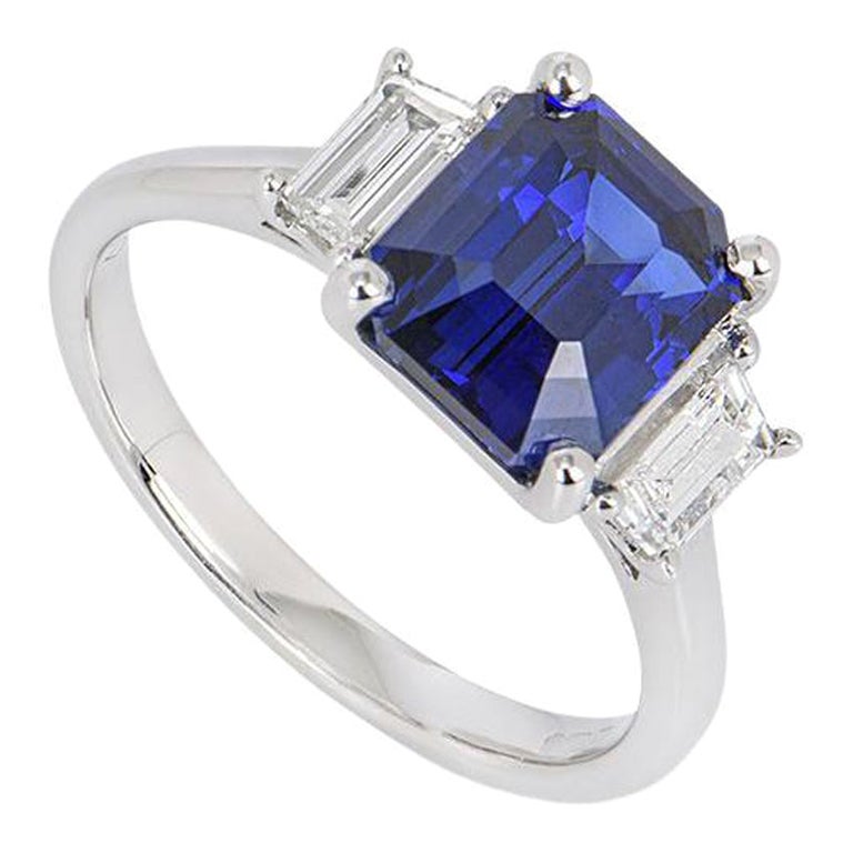 Bague en saphir bleu royal et diamants certifiés GIA de 3,04 carats