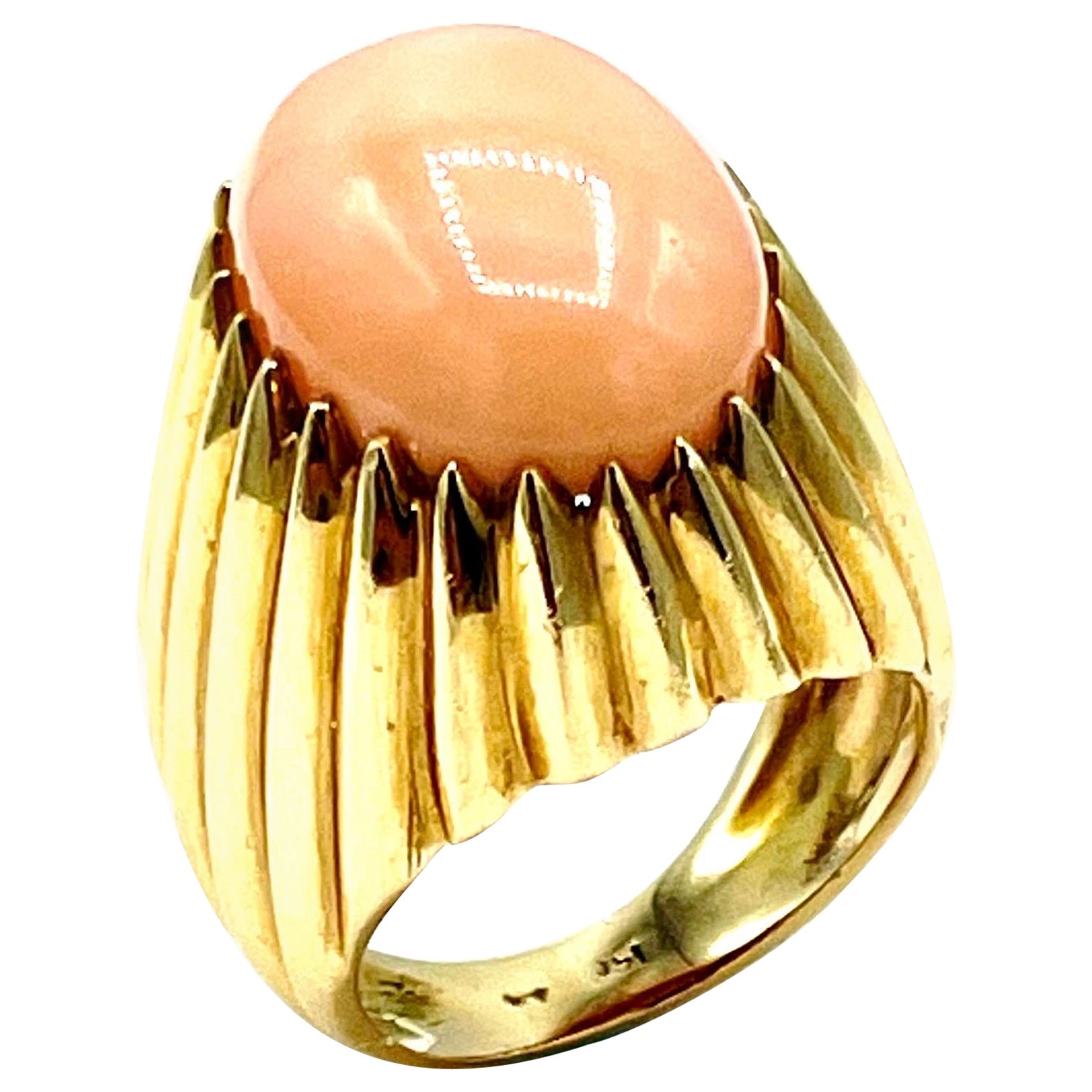Cabochon Angel Skin Coral Bombe' Style Yellow Gold Cocktail Ring