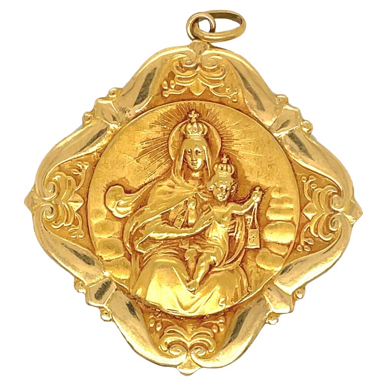 1940s Yellow Gold Sacred Heart & Mother and Child Pendant For Sale