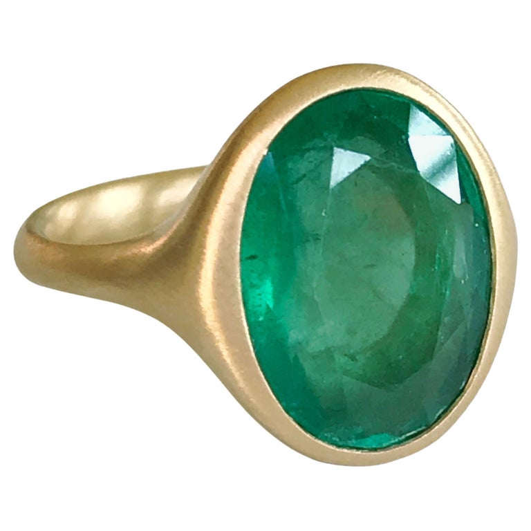 Dalben 6,53 Carat Oval Emerald Yellow Gold Ring For Sale
