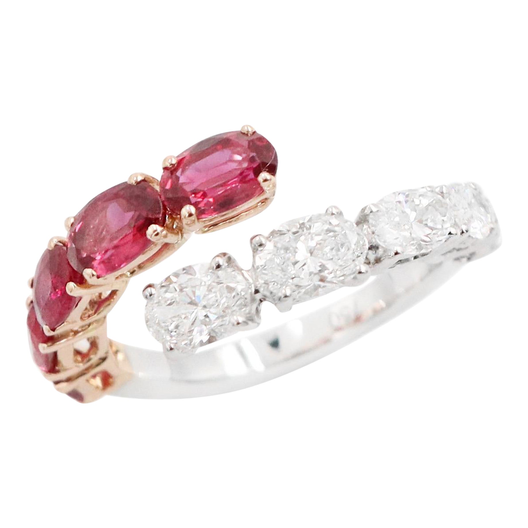 Emilio Jewelry, bague en diamants et rubis ovale de 3,57 carats en vente