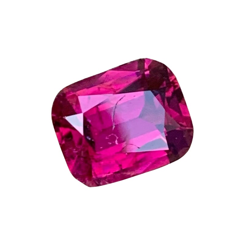 Jolie pierre précieuse tourmaline rouge vif de 2,25 carats, pierre tourmaline pour bijoux