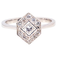 Contemporary 0.30 Carat Princess Cut Diamond 18 Carat White Gold Cluster Ring