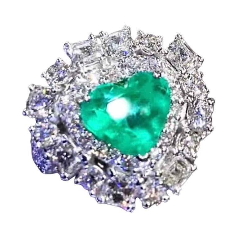 Stunning Ct 7, 93 of Colombia Emerald and Diamonds on Ring For Sale