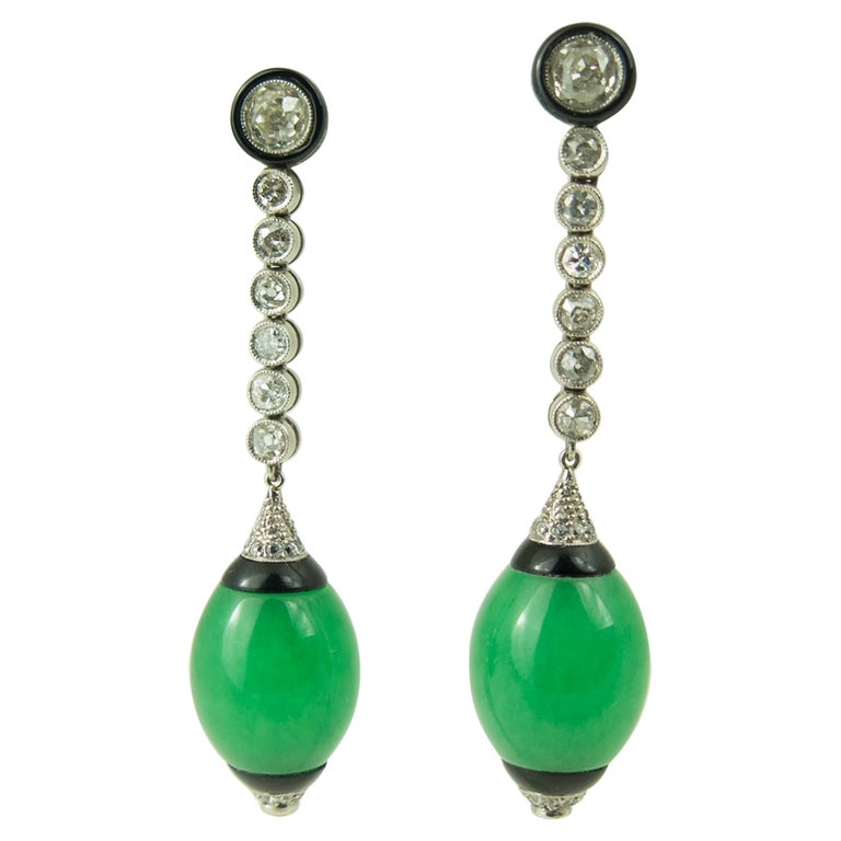 Art Deco Green Chrysoprase Drop Earrings, Platinum, Diamonds, Onyx For Sale at 1stDibs