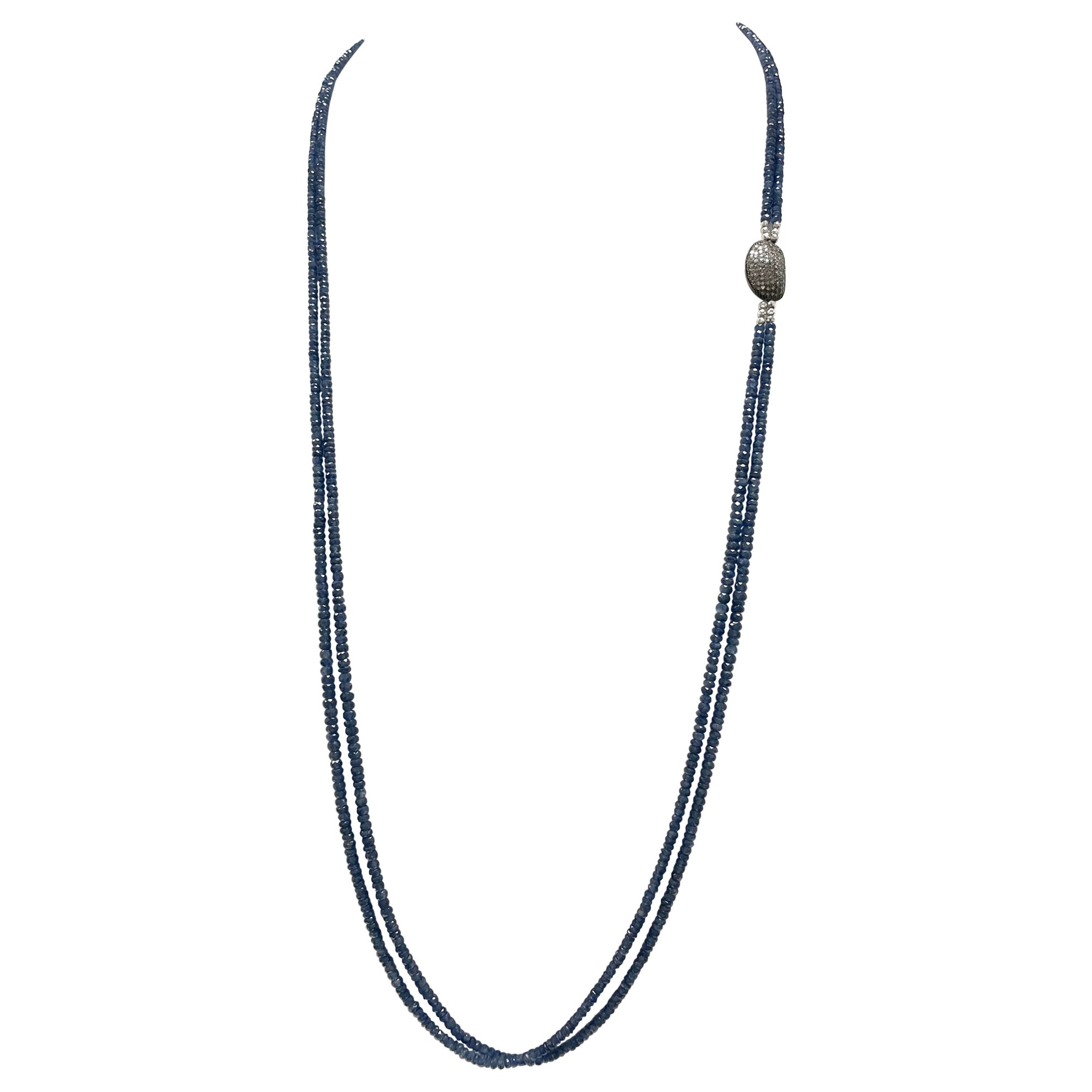 Halskette mit natürlichem blauen Saphir und Diamanten im Angebot