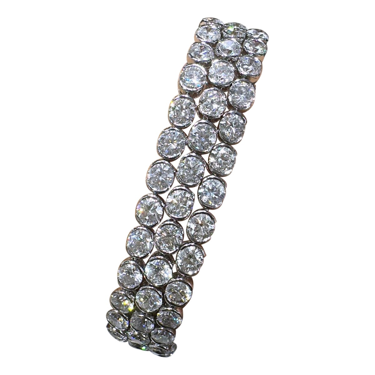 Bracelet d'affirmation à trois rangées de diamants 22,52 carats en vente