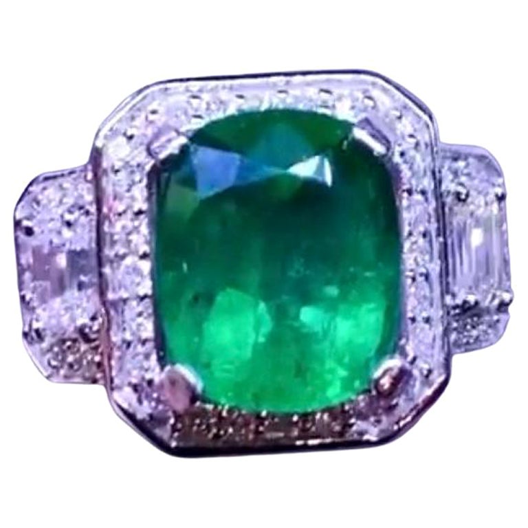 Art Decô Ring Ct 5, 54 of Zambia Emerald and Diamonds For Sale