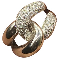 L'esclusivo anello con diamanti in oro bianco 14k contiene 0,60 carati di diamanti in totale