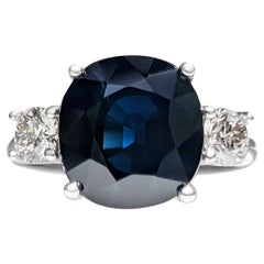 6,50 Karat blauer Saphir und 0,62 Karat Diamanten, 18 Kt. Weißgold-Ring