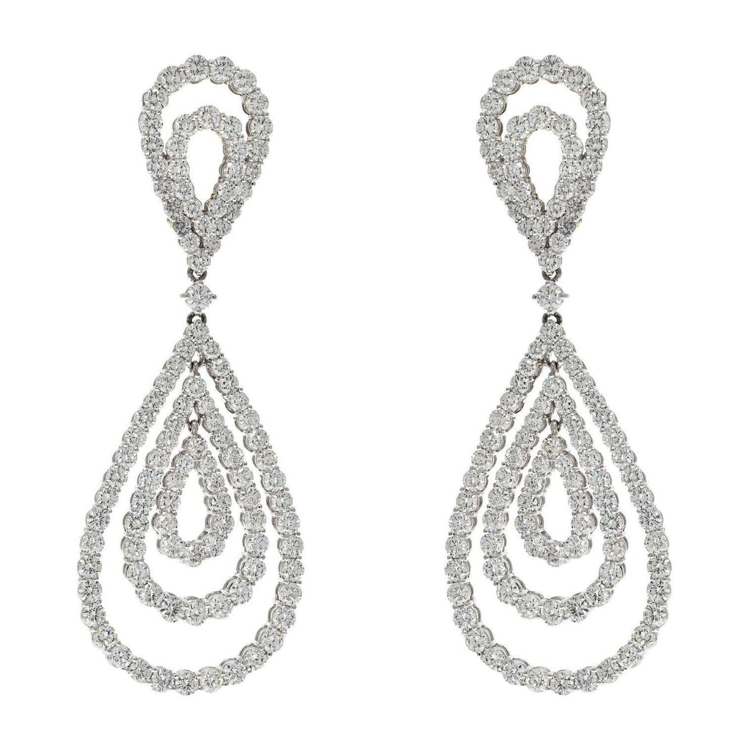 18K White Gold 21 Carat Diamond Chandelier Dangling Earrings For Sale