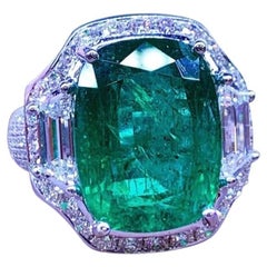 Vintage AIG Certified 13.20 Carats Zambian Emeralds Diamonds 18K Gold Ring 